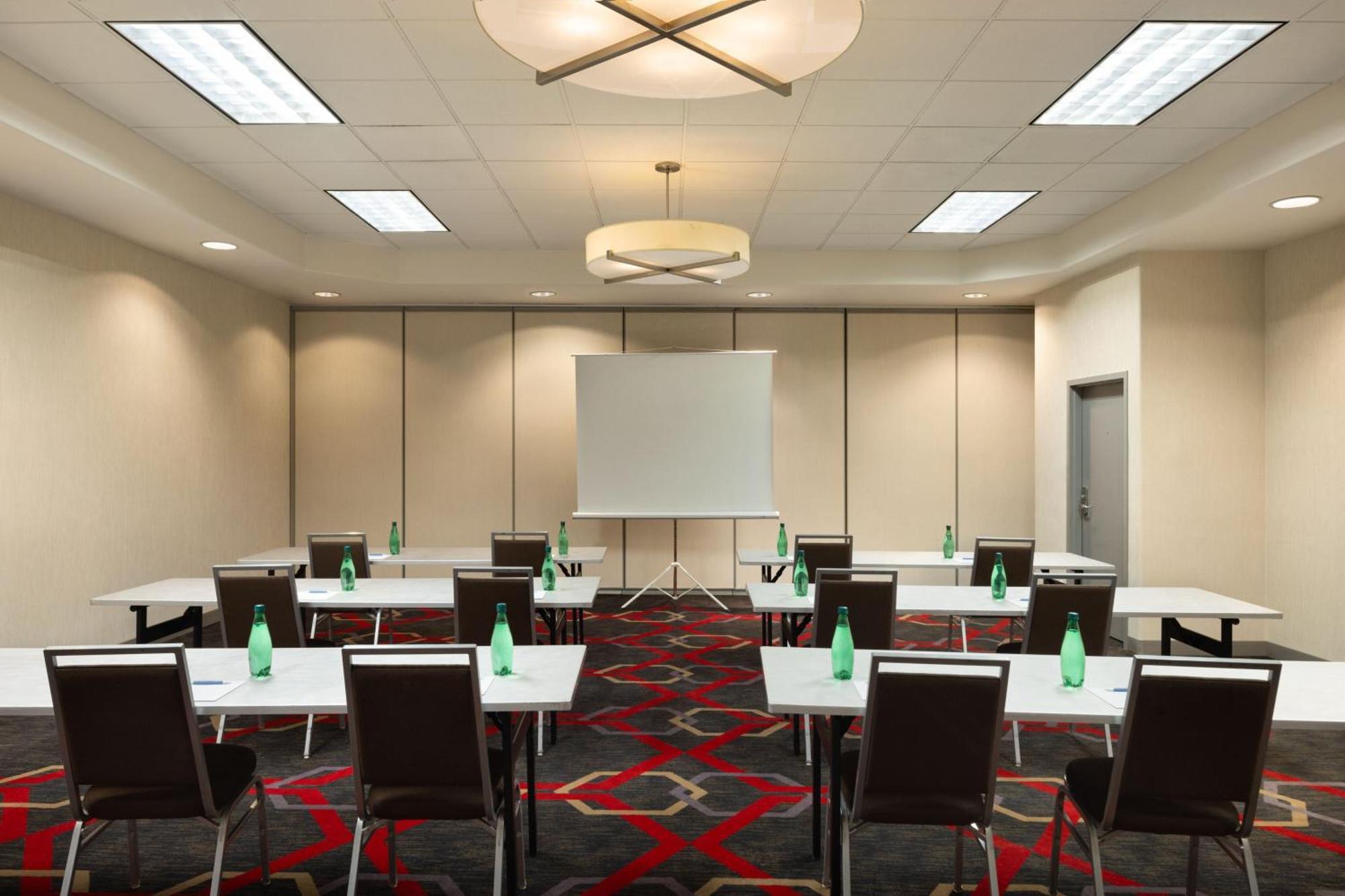 Four Points By Sheraton Edmonton South Dış mekan fotoğraf